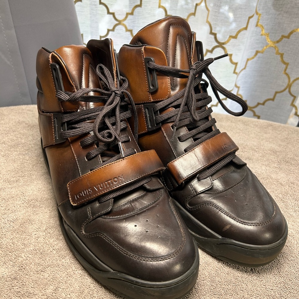 VGUC Vintage Louis Vuitton men’s leather boots shoe size 9